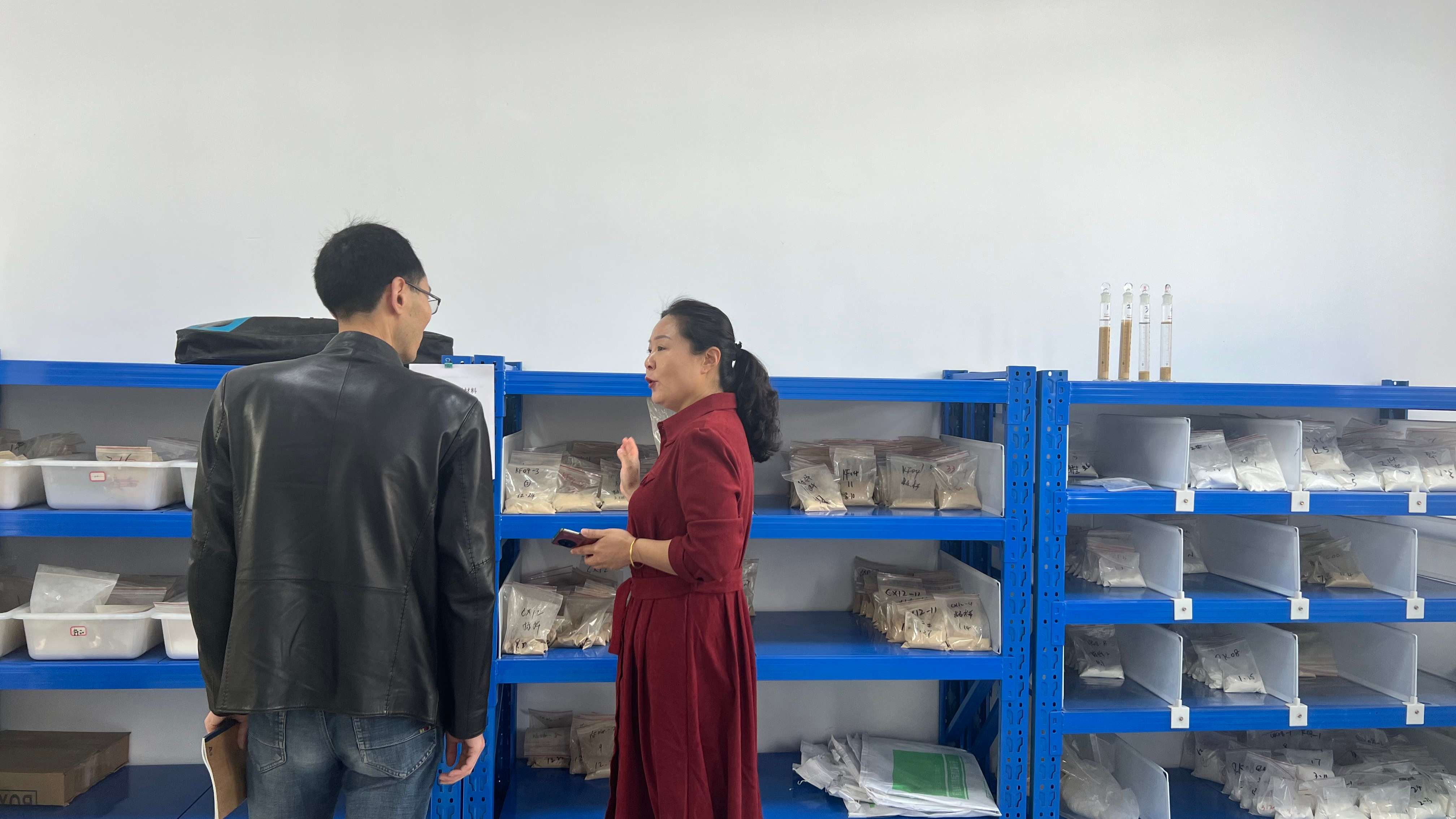 标题：热烈欢迎科技局辅导莅临UU国际官网达州厂区领导工作   